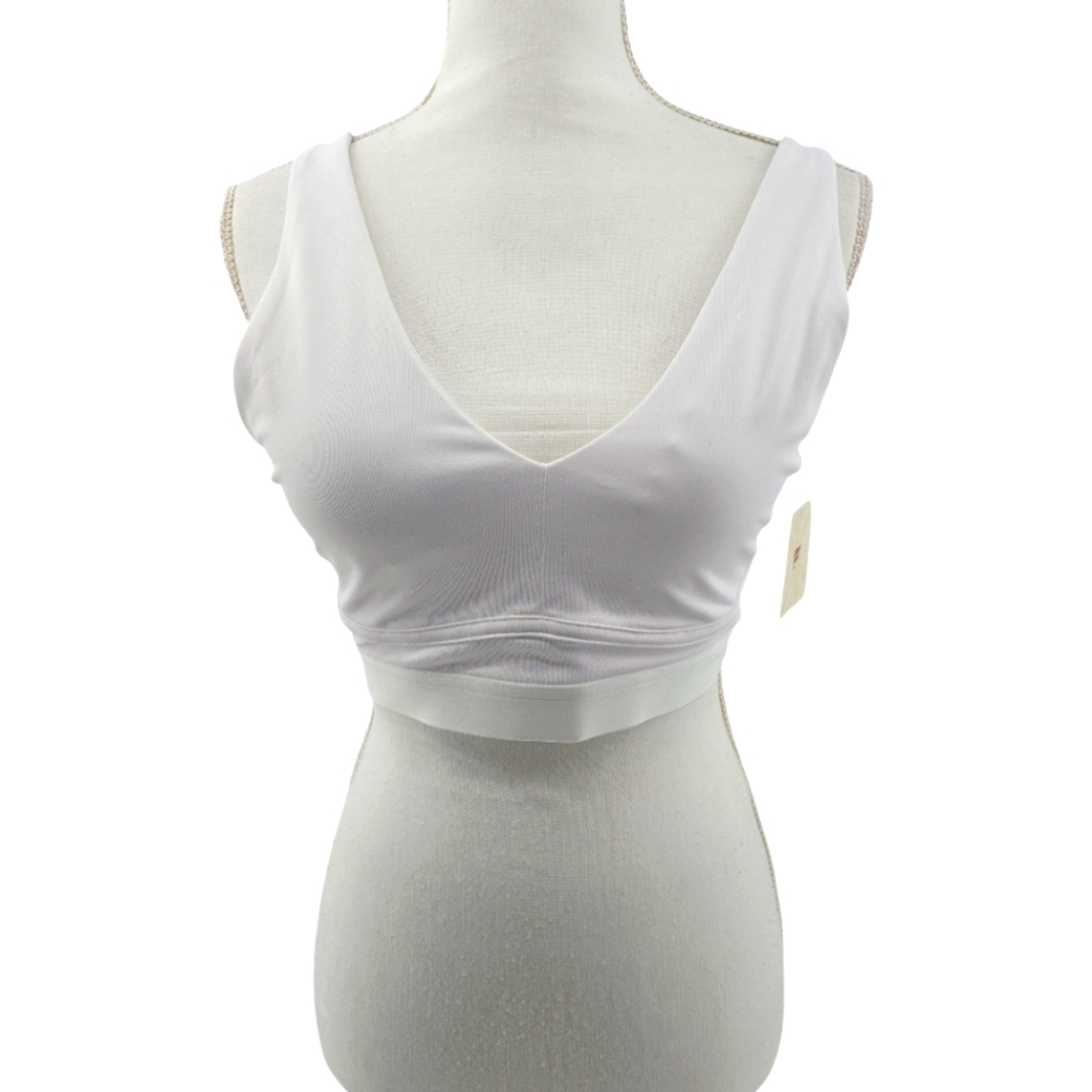 Fabletics NWT Sports Bra Size Medium Adjustable & Convertible Straps in White